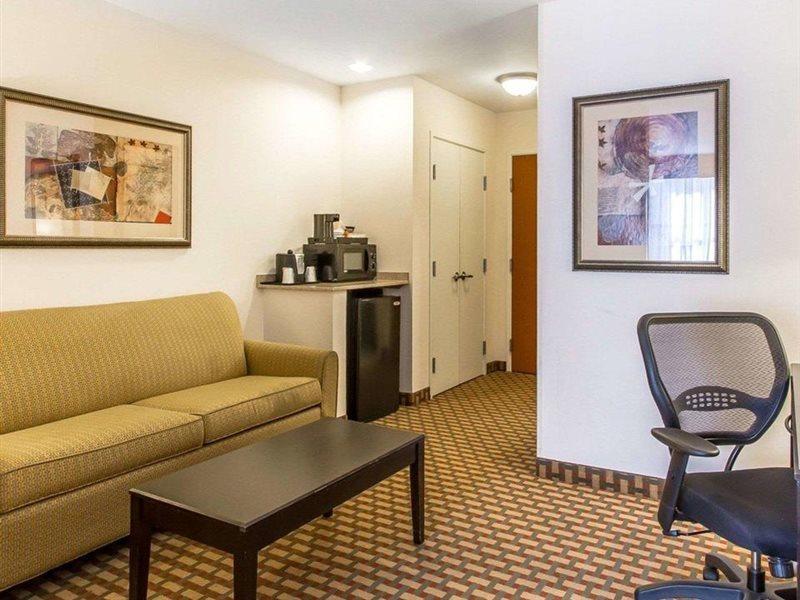 Comfort Inn & Suites Shawnee North Near I-40 Exteriér fotografie