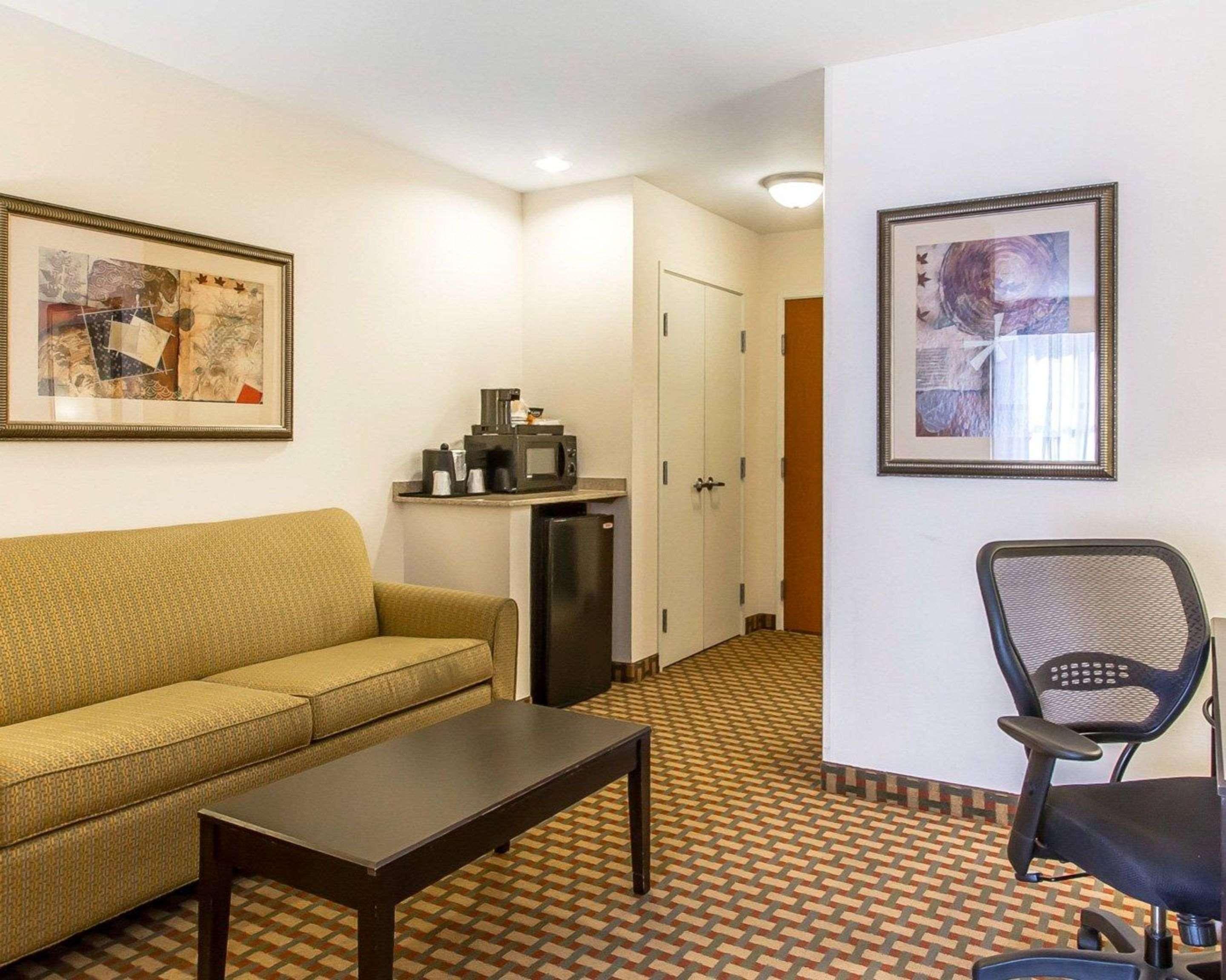 Comfort Inn & Suites Shawnee North Near I-40 Exteriér fotografie