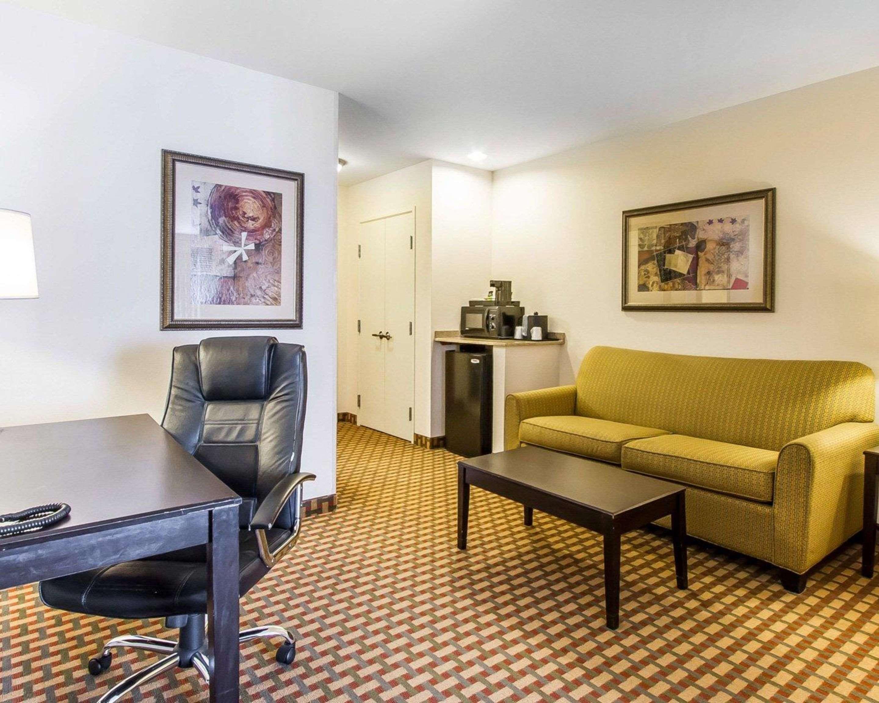 Comfort Inn & Suites Shawnee North Near I-40 Exteriér fotografie