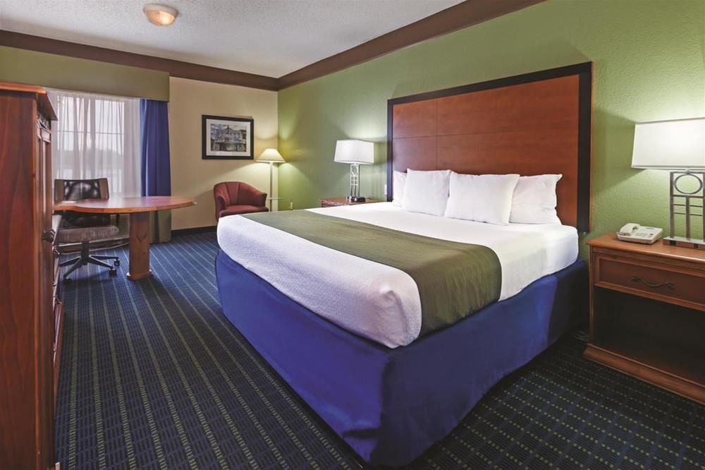 Comfort Inn & Suites Shawnee North Near I-40 Exteriér fotografie