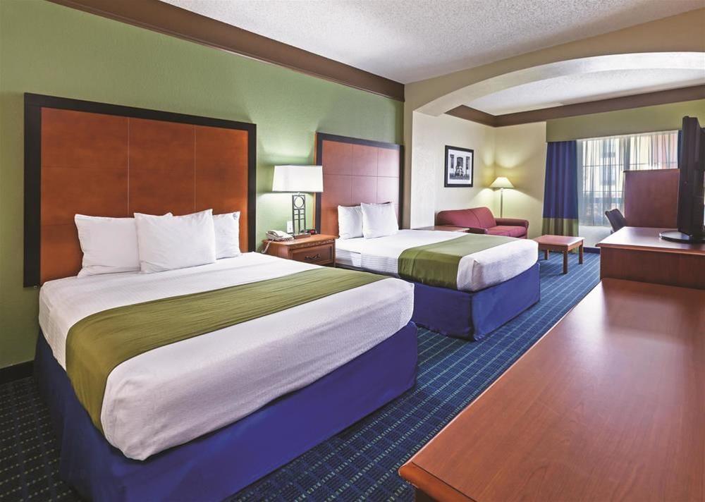 Comfort Inn & Suites Shawnee North Near I-40 Exteriér fotografie