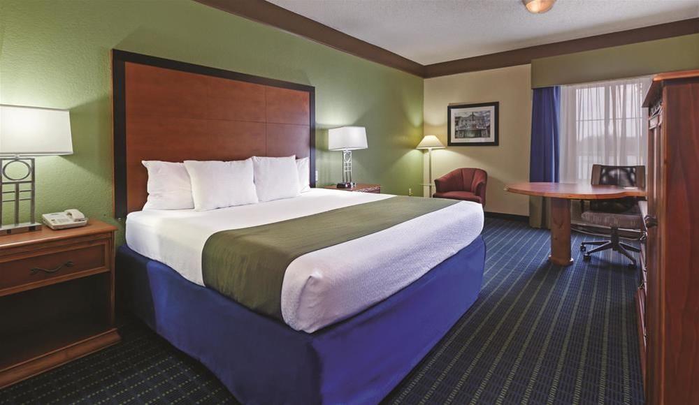 Comfort Inn & Suites Shawnee North Near I-40 Exteriér fotografie