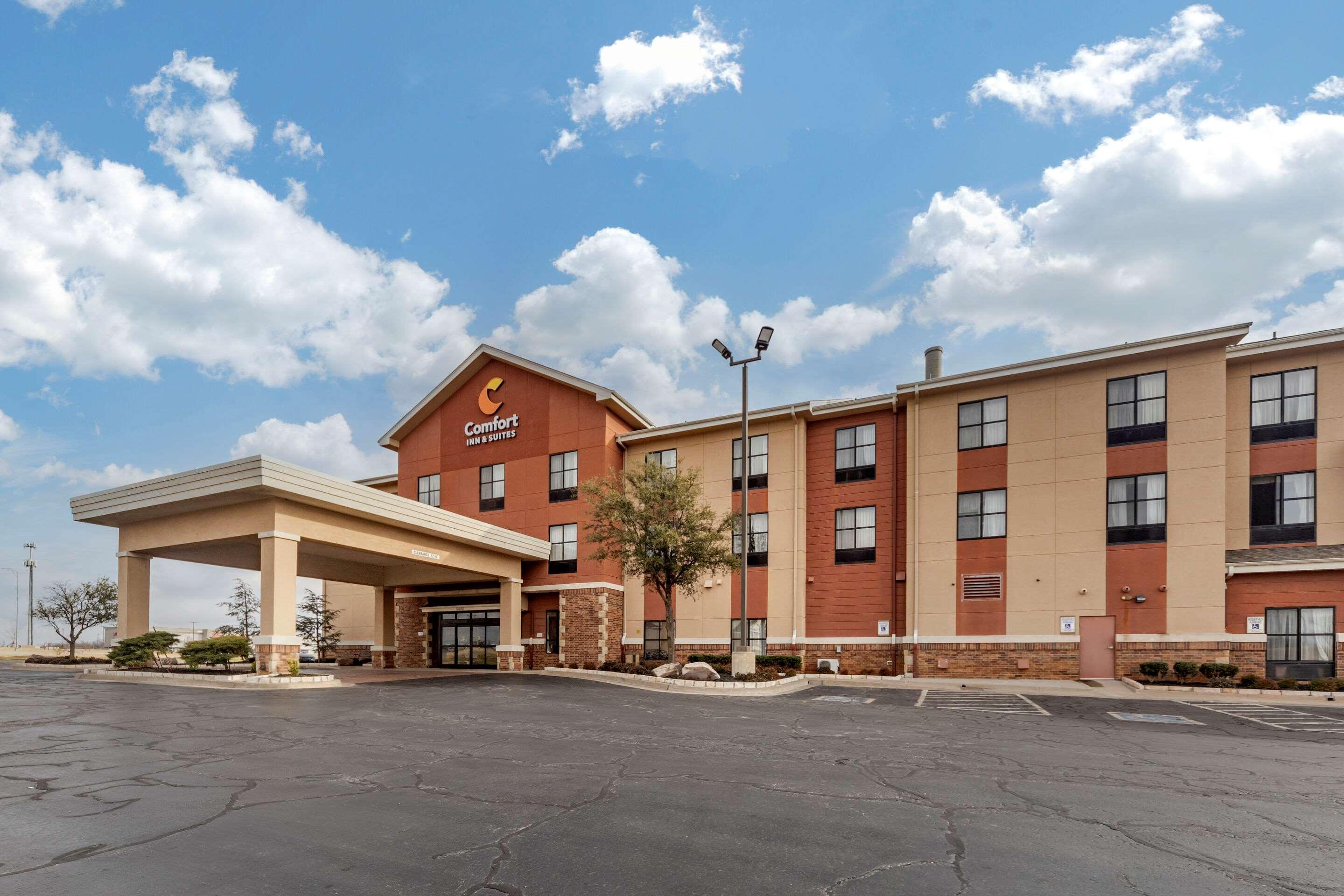 Comfort Inn & Suites Shawnee North Near I-40 Exteriér fotografie